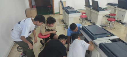 重實(shí)踐建新功 電子電工部、金工部、大儀部自主維修教學(xué)科研儀器 教學(xué)儀器